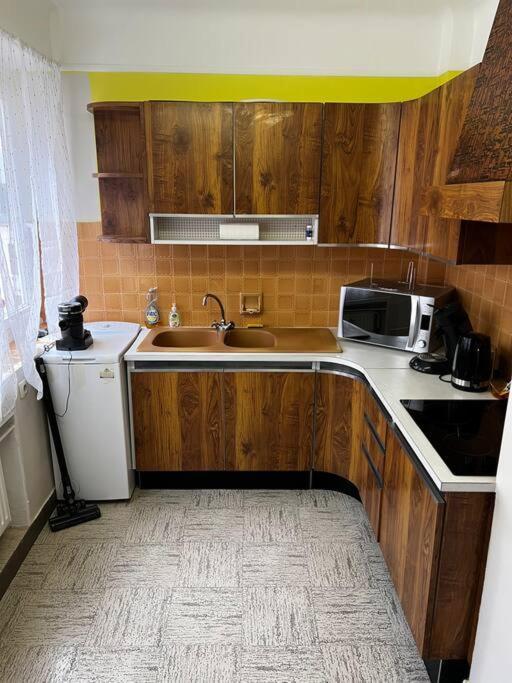 Appartement Avec Balcon En Centre Ville Bourges Luaran gambar