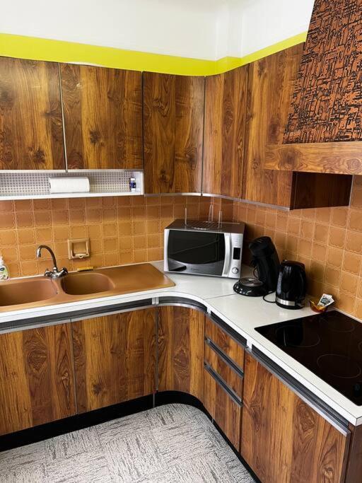 Appartement Avec Balcon En Centre Ville Bourges Luaran gambar